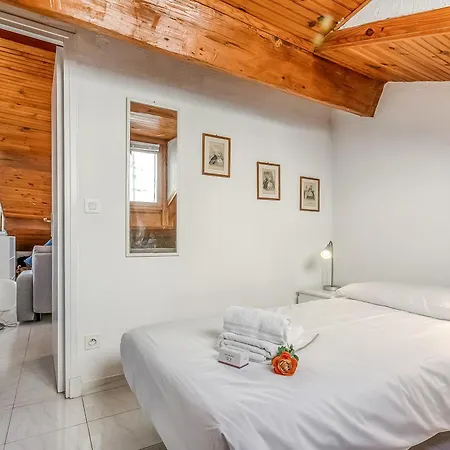 La Mansarde Bleu Azur In Historic Centre - Happy Rentals *